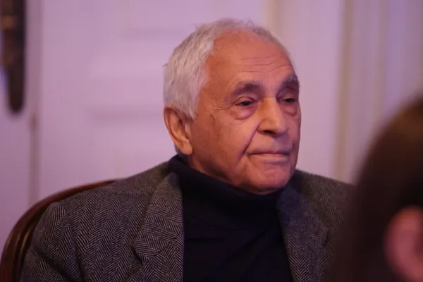В программе концерта: Валерий Кикта, Вокализ из романса «Бесшумно ходили по дому». Запись из репертуара Ивана Козловского