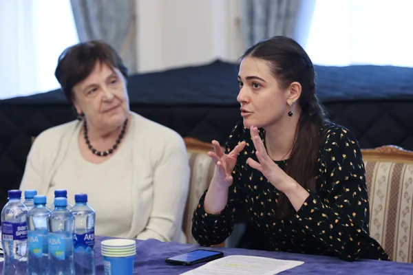 Терешина Екатерина Евгеньевна (ГРДНТ имени В. Д. Поленова) выступает с докладом «Отчет о фольклорно-этнографических экспедициях Центра русского фольклора Государственного Российского Дома народного творчества имени В. Д. Поленова в Волгоградскую и Ростовскую области в рамках проекта “Фольклорно-этнографический практикум на Юге Россииˮ за 2024 год»