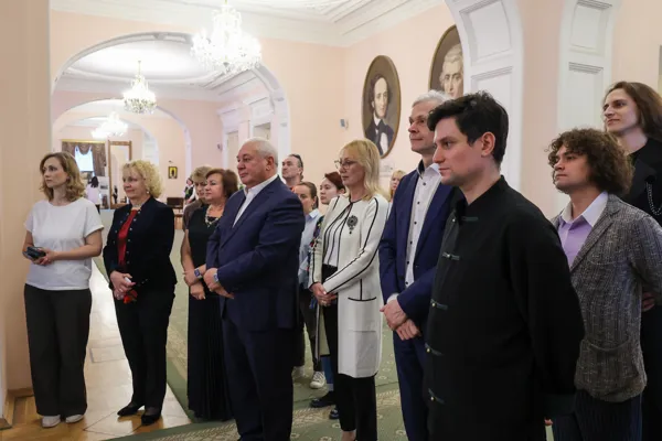 Церемония торжественного вручения специальных призов Московской консертватории по итогам  II Международного конкурса имени С.В. Рахманинова. Фойе партера Большого зала