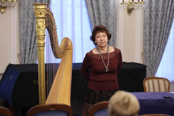 Заслуженная артистка РФ Анна Левина, ученица В. Г. Дуловой