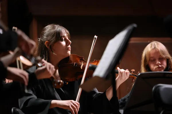 Камерный оркестр «Camerata Komitas» на сцене Малого зала