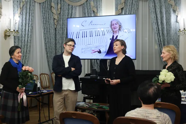 Участники ретроспективы Инна Савчук, Иван Старостин, Елена Тарасова, Наталья Басманова
