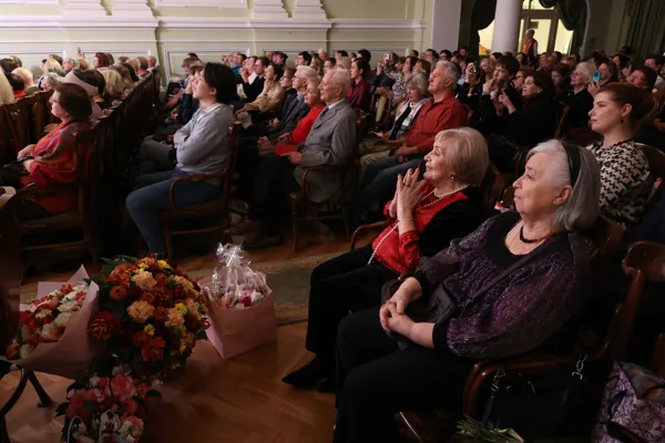 К 95-летию Заслуженной артистки России, профессора кафедры сольного пения Клары Григорьевны Кадинской. Малый зал