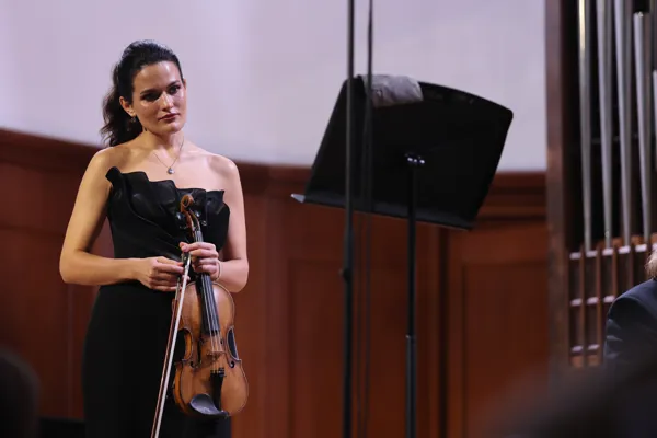 Елена Таросян, скрипка