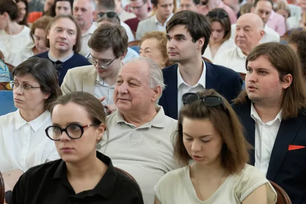 В Рахманиновском зале состоялось общее собрание (конференция) представителей профессорско-преподавательского состава, других категорий работников и обучающихся ФГБОУ ВО «Московская государственная консерватория имени П. И. Чайковского»