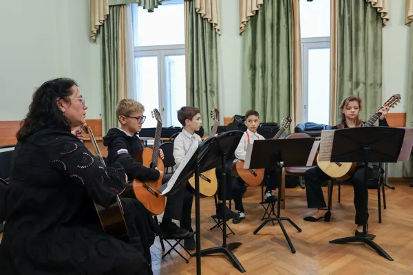 Репетиция перед концертом гитарной школы. Класс Татьяны Левиной