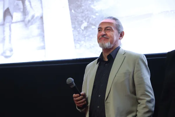 Герой документального видеопроекта «Возвращение Дома», автор пьесы «Возвращение Дома. Рапсодия на тему сирени» с посвящением Александру Ермакову, написанной в Музее-заповеднике С.В. Рахманинова «Ивановка», композитор, профессор Московской консерватории Андрей Микита