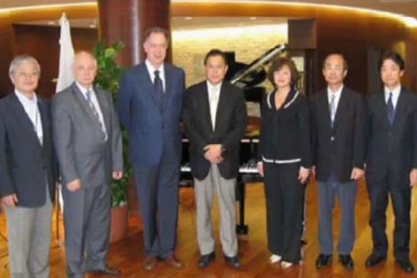 Посещение А С Соколовым корпорации Yamaha. Япония. Июль, 2009.
Источник: Сайт Официального представителя корпорации Yamaha компании «Рояль»