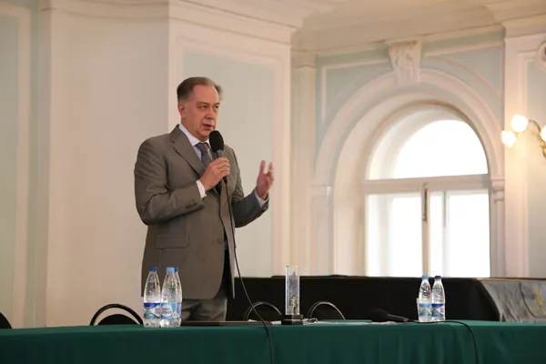 Преамбула конференции - слово ректора Московской консерватории, профессора Александра Сергеевича Соколова.