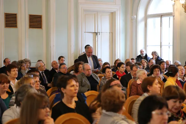 В Рахманиновском зале прошла общеконсерваторская конференция по внесению изменений в Устав и выборам в Ученый совет МГК им. П.И. Чайковского.