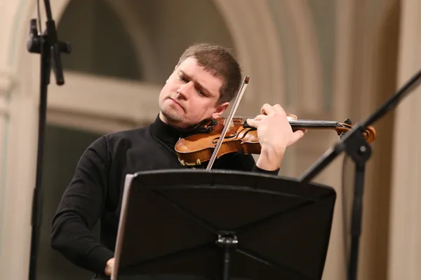  Станислав Малышев (скрипка).