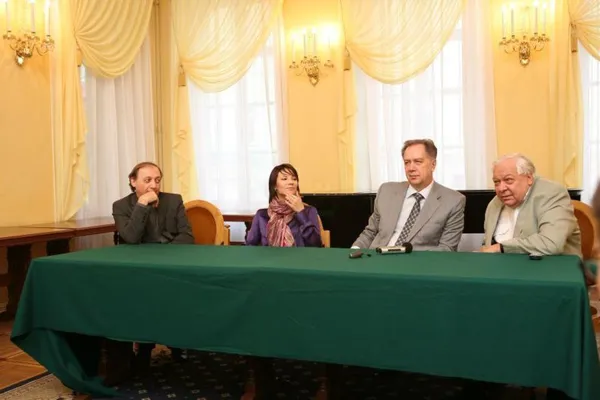 Профессор В.Г. Тарнопольский, балерина М. Александрова, ректор Московской консерватории А.С. Соколов, председатель Союза композиторов России В.И. Казенин