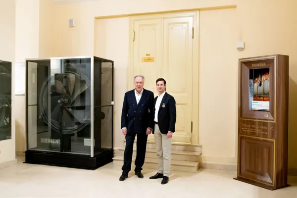 Открытие мемориальной таблички: «Московская консерватория и компания «Сименс»: вехи сотрудничества» в фойе Большого зала консерватории.