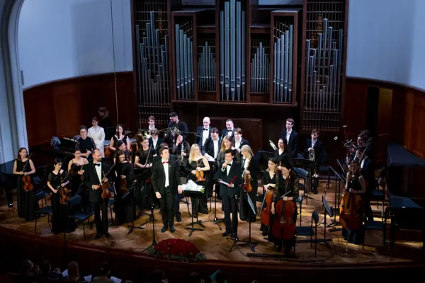 Камерный оркестр «KOROLЁV orchestra». Художественный руководитель – главный дирижер Григорий Королев.