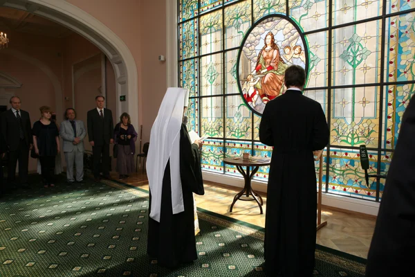 The Metropolitan Bishop Ilarion is consecrating the Great Hall