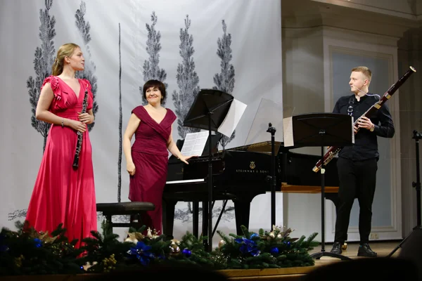 <i>From Moscow to Minsk</i>
