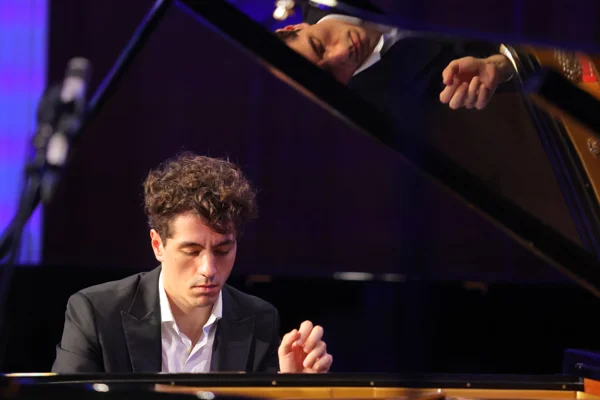 Konstantin Emelyanov (piano)