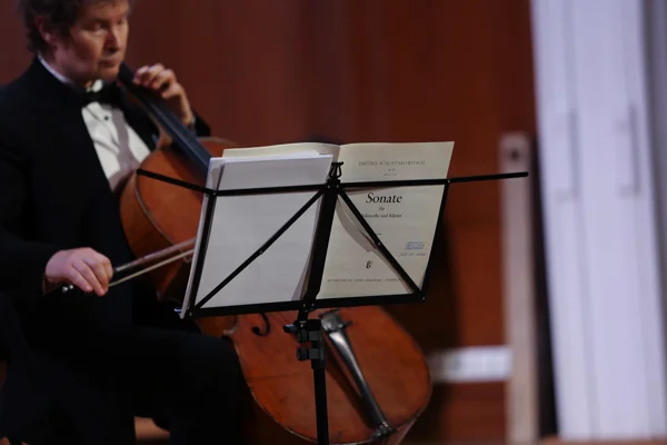 Kirill Rodin (cello)